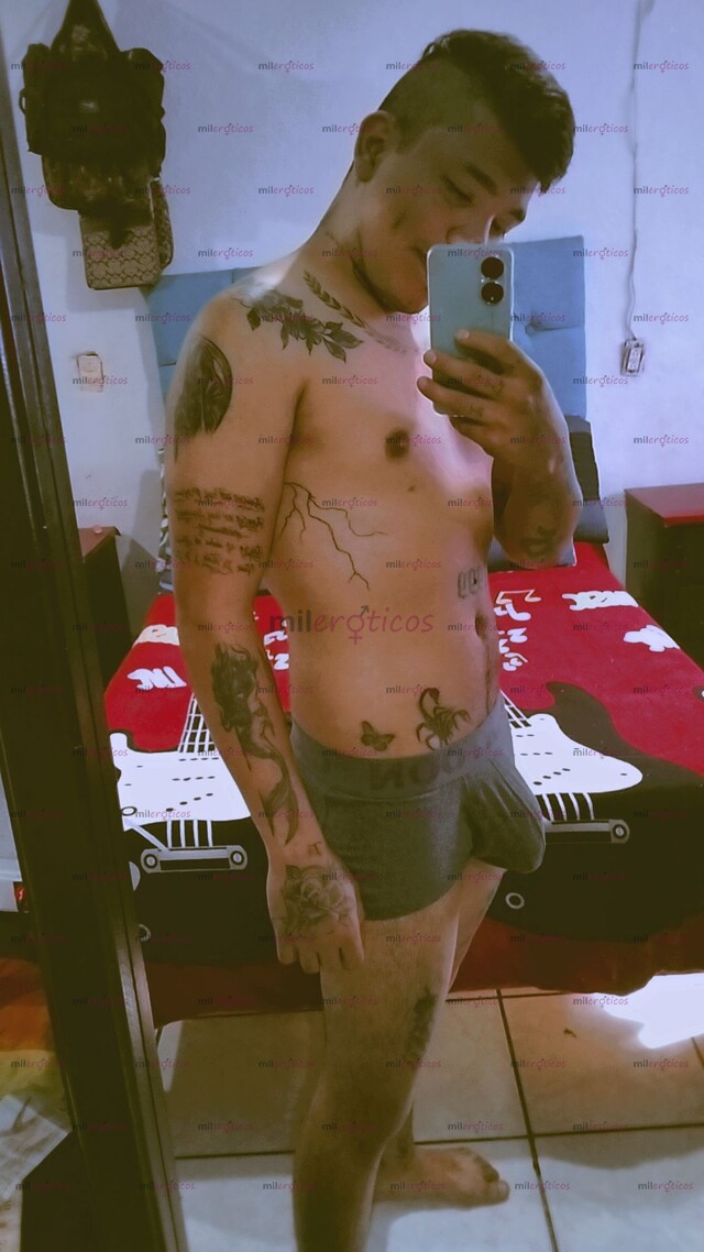 FOTOS DE CHICO ATRACTIVO MORENO TATUADO VERGON SIN PROBLEMA DE ROL