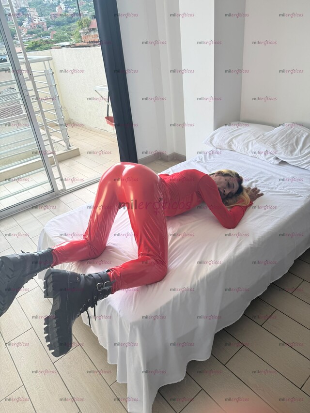 FOTOS DE DOMINATRISS CARLA EXPLOSIVA COMPLACIENTE SUMISA