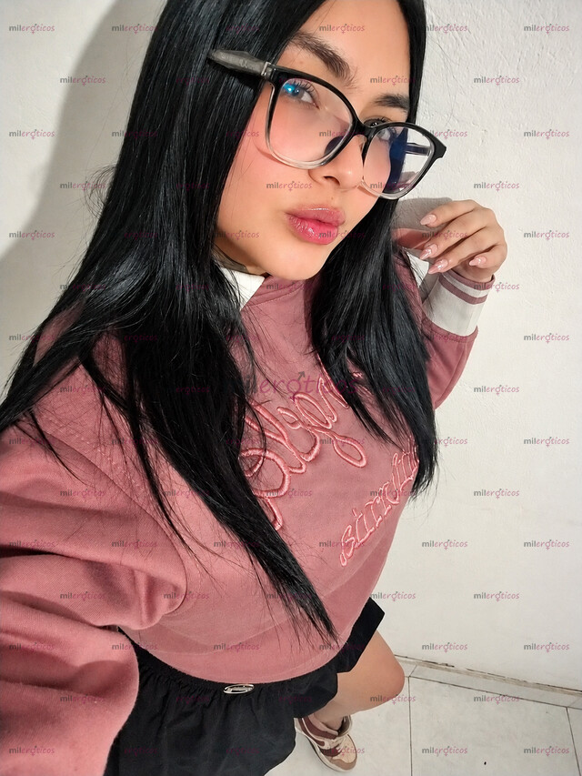 FOTOS DE HOLA SOY MEGAN BLANQUITA PELINEGRA Y TATUADA