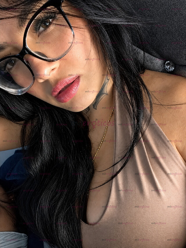 FOTOS DE HOLA SOY MEGAN BLANQUITA PELINEGRA Y TATUADA