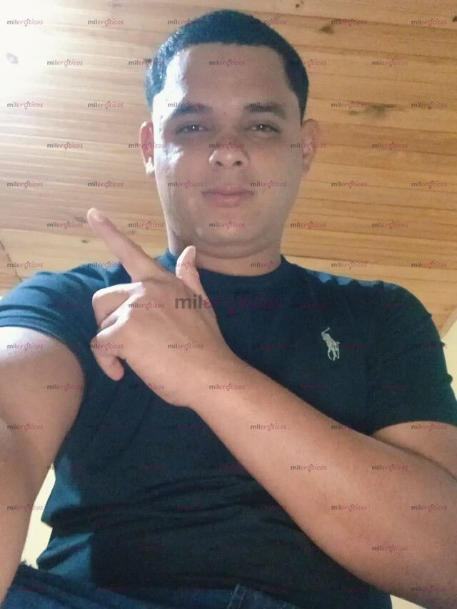 FOTOS DE CARLOS NUEVO EN TU CIUDAD JOVEN DE 20 AÑOS VERGON