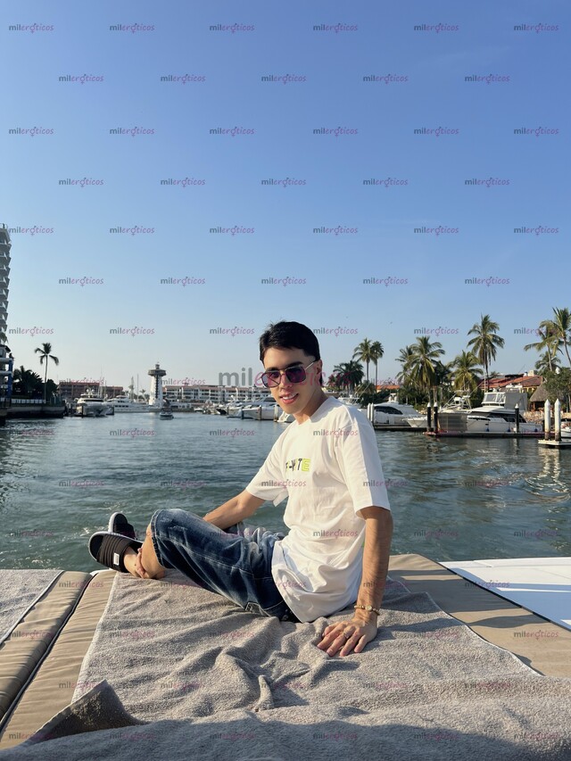 FOTOS DE COLOMBIANO PAISA, MODELO DE PASO POR GUADALAJARA POR UNOS DÍAS.