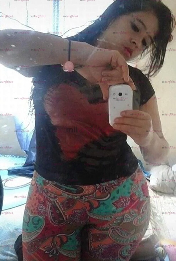 FOTOS DE HERMOSA DAMA .. DE GRANDES TETOTAS , NALGOTAS , PIERNOTOTAS Y VAGINA ESTRECHIT