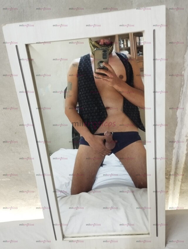 FOTOS DE CHAVO VERGÓN SIEMPRE CALIENTE, TIRANDO MUCHA LECHE EN DÓNDE GUSTES.