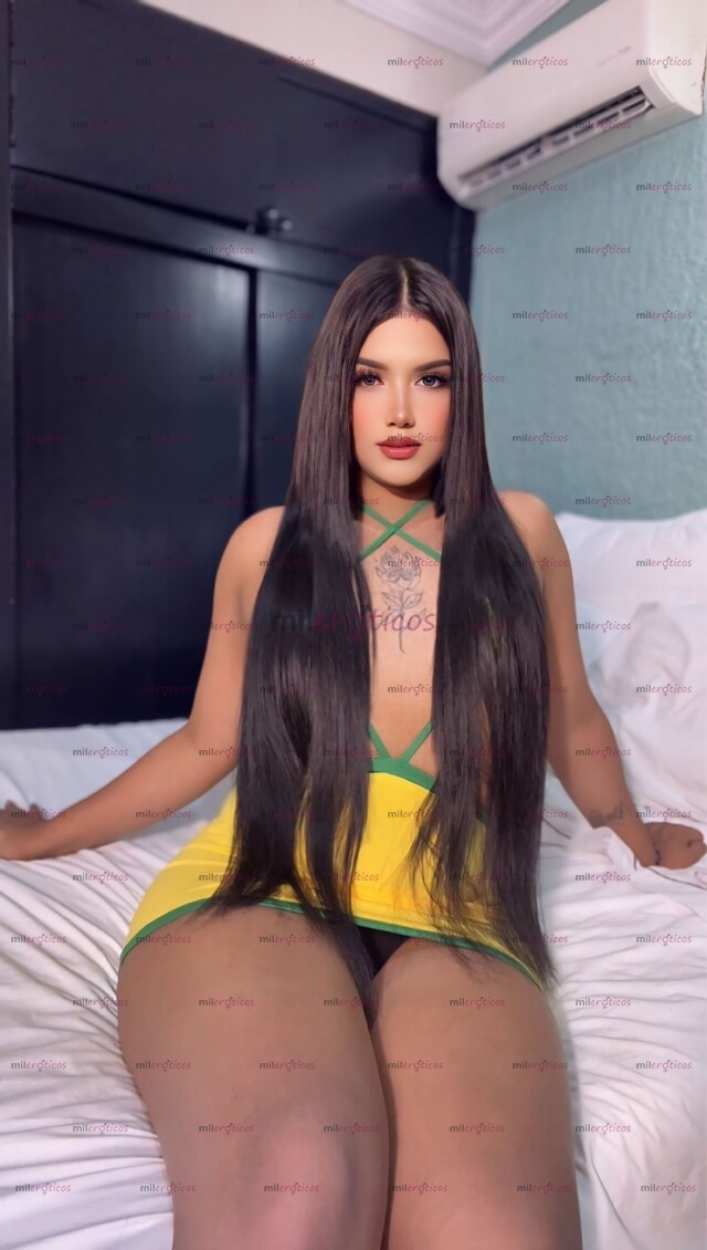 FOTOS DE NATURAL, MUY FEMENINA Y MUY COMPLACIENTE 22 AÑOS VERGONA Y APRETADITA, PRUEBAMEE