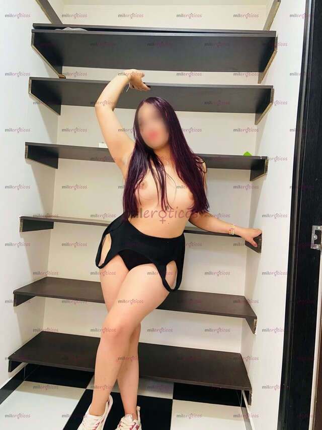 FOTOS DE CELESTE UNA LINDA Y HERMOSA FLACA DE TAN SOLO 21 AÑOS