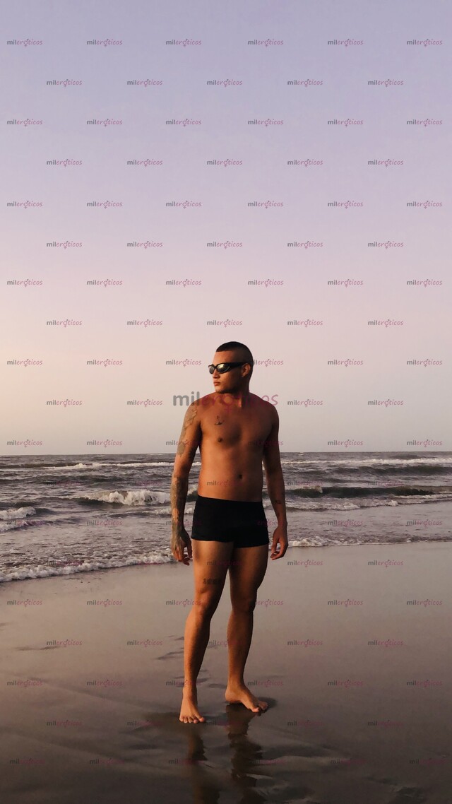 FOTOS DE JOVEN DEPORTISTA, MENTE Y CUERPO SANO, DISPONIBLE PARA TI