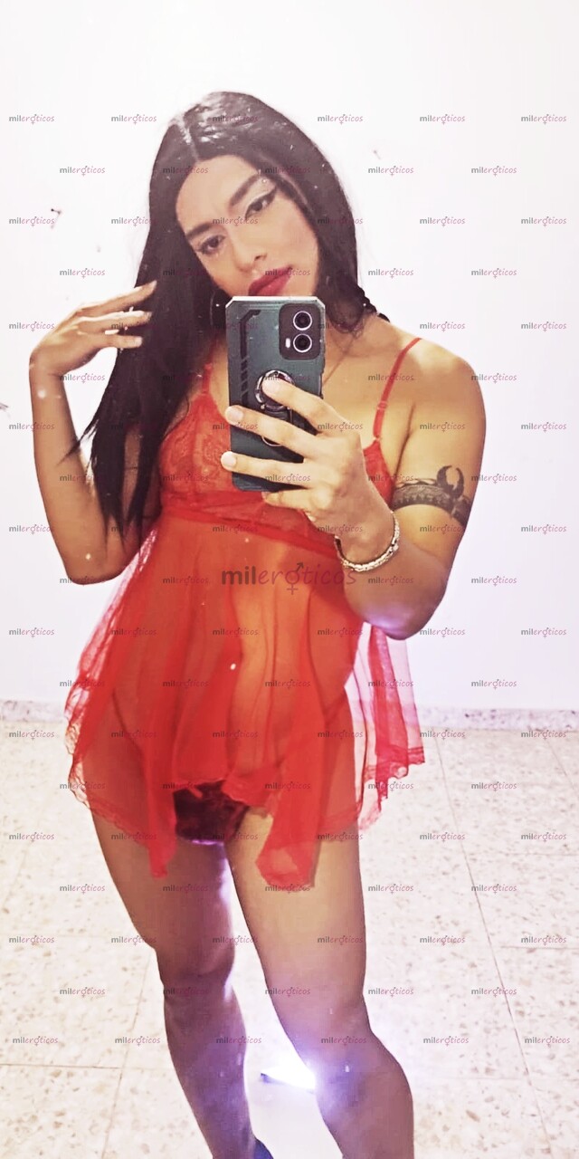 FOTOS DE HERMOSA Y DELICIOSA TRANS CON BUENA VERGA Y LECHE