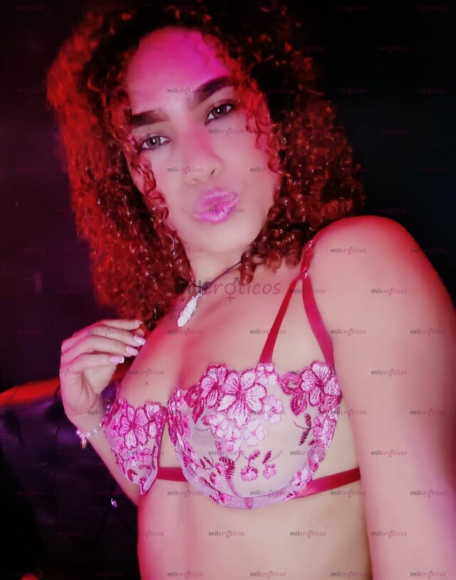 FOTOS DE LLEGÓ TU DELICIOSA FLACA MORENA CON CABELLO RIZADO PARA Q EXPLOTES EN PLACER.