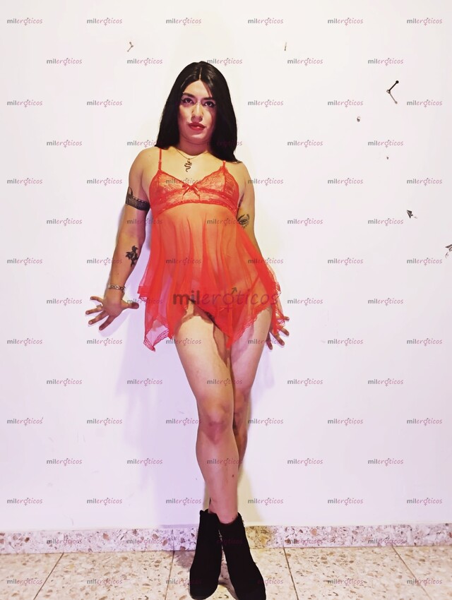 FOTOS DE HERMOSA Y DELICIOSA TRANS CON BUENA VERGA Y LECHE