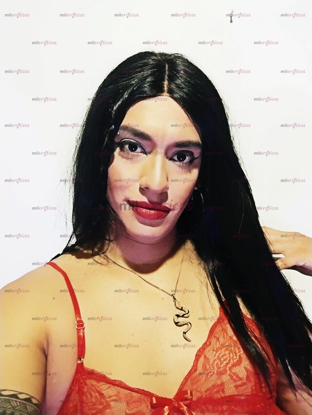 FOTOS DE HERMOSA Y DELICIOSA TRANS CON BUENA VERGA Y LECHE