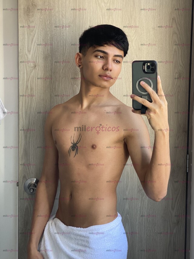 FOTOS DE COLOMBIANO JOVEN Y GUAPO, ATENTO Y DISCRETO