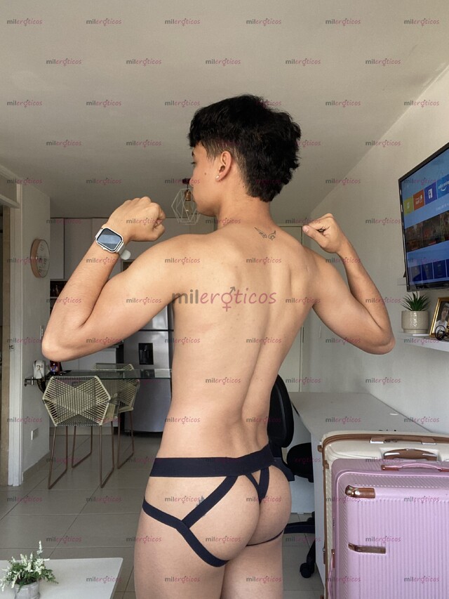 FOTOS DE COLOMBIANO JOVEN Y GUAPO, ATENTO Y DISCRETO