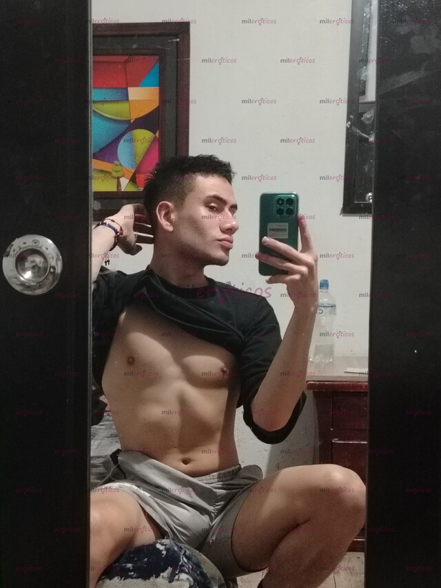 FOTOS DE JOVEN ATRACTIVO, ELEGANTE Y APASIONADO, LISTO PARA HACERTE DISFRUTAR .