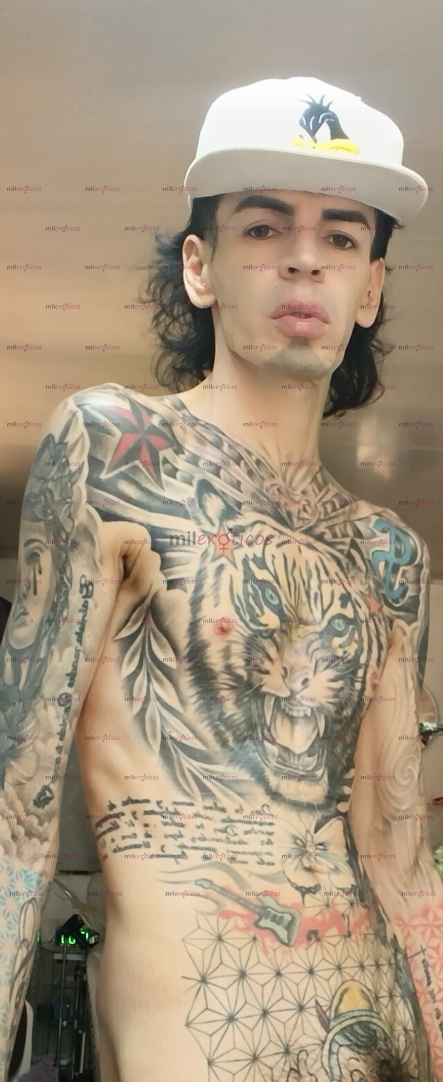 FOTOS DE BLANCO FLACO TATUADO ACTIVO MUY SEXUAL Y MORBOSO
