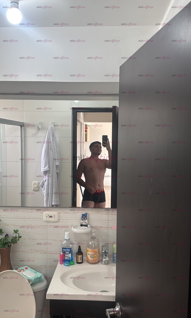 FOTOS DE BUSCAS UN JOVEN COMPLACIENTE? ME ENCANTA EL MORBO, MAMADAS EN CARRO