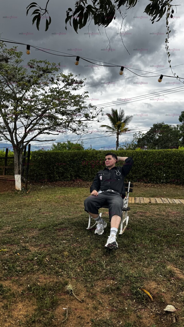 FOTOS DE BUSCAS UN JOVEN COMPLACIENTE? ME ENCANTA EL MORBO, MAMADAS EN CARRO