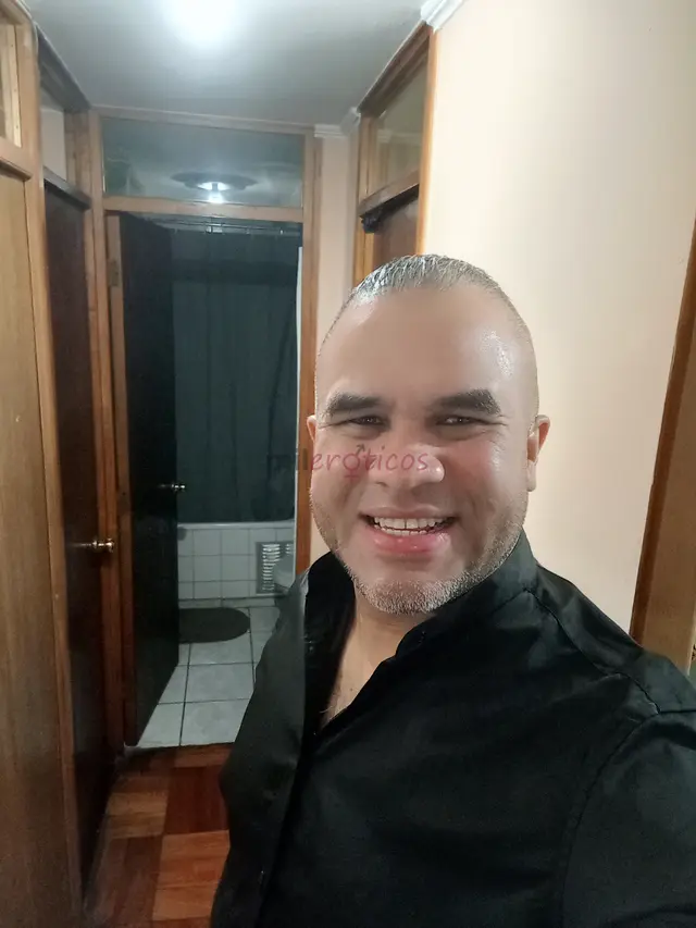 Pasivo sensual y con ganas de disfrutar me encanta la quimica la buena conversacion y dejarme llevar cuando hay conexion soy un hombre discreto atento...