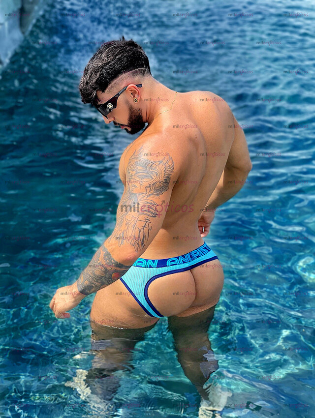FOTOS DE HOMBRE MASCULINO EN MEDELLÍN ACTITUD, CUERPO Y SENSUALIDAD