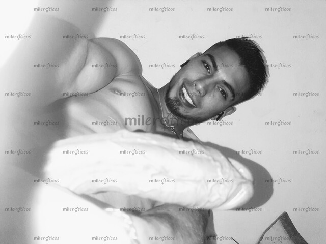 FOTOS DE MAX,CHICO BISEXUAL ACTIVO 25 AÑOS CUMPLIDOR DE FANTASÍAS