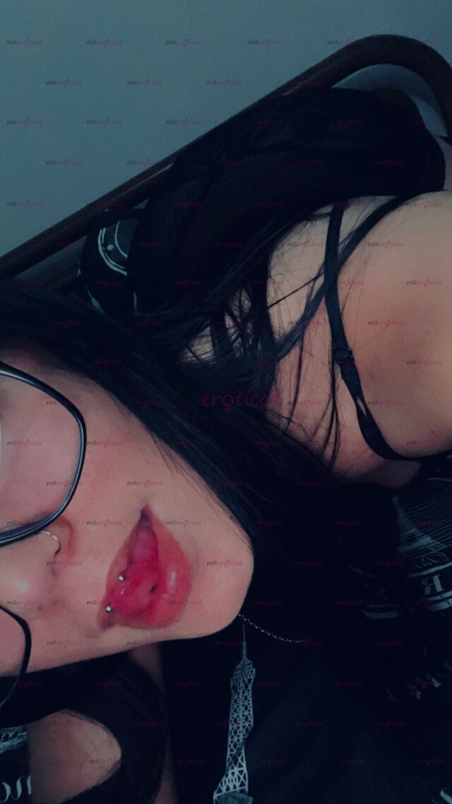 FOTOS DE TENGO LO QUE BUSCAS ENTRE MIS RICAS PIERNAS VEN Y DEVORAME CHUPAME EL JUGO PAPI