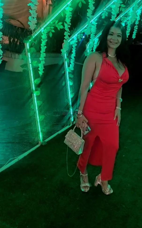 Soy una chica humilde sencilla y super amorosa pero tambien soy muy traviesa coqueta y sobre todo una loca enamorada de la vida trato de polola enamor...
