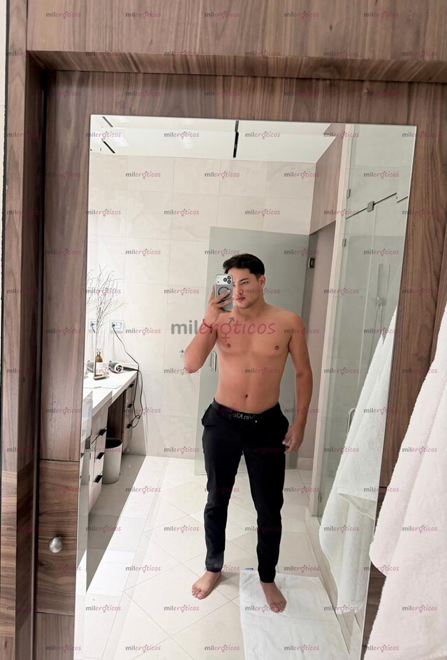 FOTOS DE TATUADO,ALTO,ATLETICO,NALGON,MORENO Y MUY COMPLACIENTE SOLO PARA TI