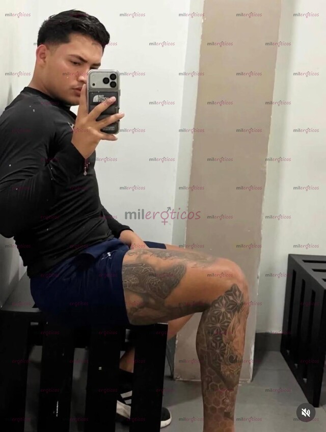FOTOS DE TATUADO,ALTO,ATLETICO,NALGON,MORENO Y MUY COMPLACIENTE SOLO PARA TI