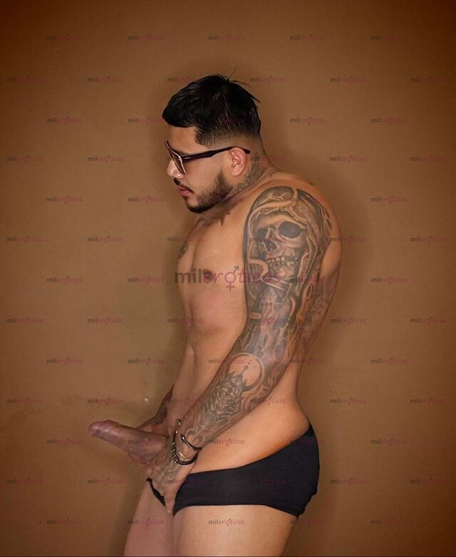 FOTOS DE MORENO MUY CALIENTE PARA COMPLACERTE TATUADO ALTO BUEN CUERPO