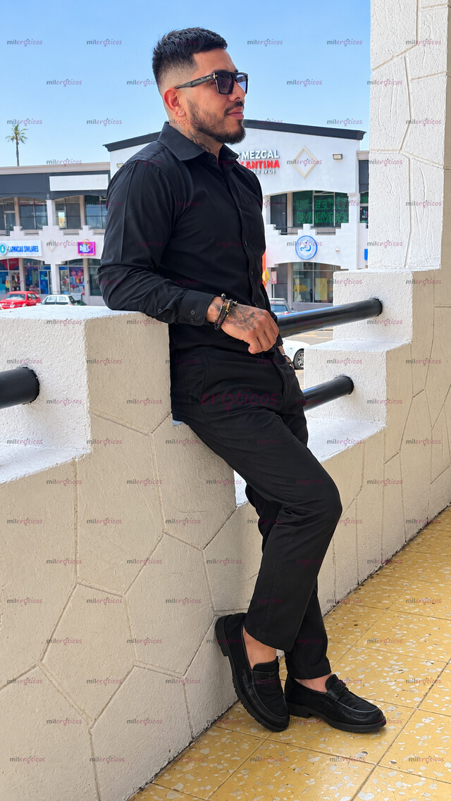 FOTOS DE MORENO MUY CALIENTE PARA COMPLACERTE TATUADO ALTO BUEN CUERPO