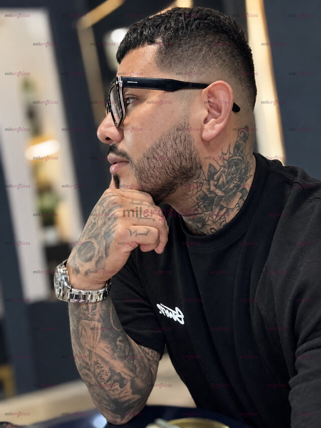 FOTOS DE MORENO MUY CALIENTE PARA COMPLACERTE TATUADO ALTO BUEN CUERPO