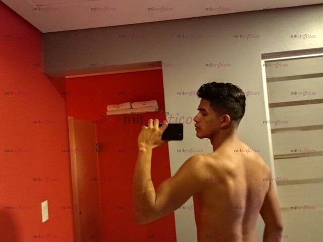 FOTOS DE JOVEN, FOGOSO Y LLENO DE PASIÓN ¡DISPUESTO A HACER DE CADA ENCUENTRO ALGO IN