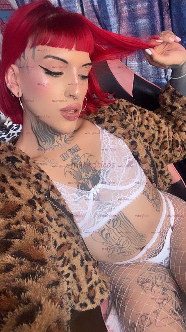 FOTOS DE TRANS GOTICA CON LENGUA BIFIDA VERSATIL CON GRAN POLLA