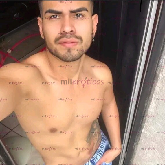 FOTOS DE ERICK CHICO LATINO,CON GANAS DE PASARLA RICO,21CMS GRUESA DISPONIBLE
