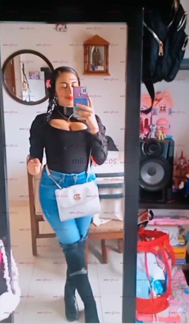 FOTOS DE HERMOSA BLANQUITA CULONA PIERNOSA SEXOSA DISPUESTA A COMPLACERTE