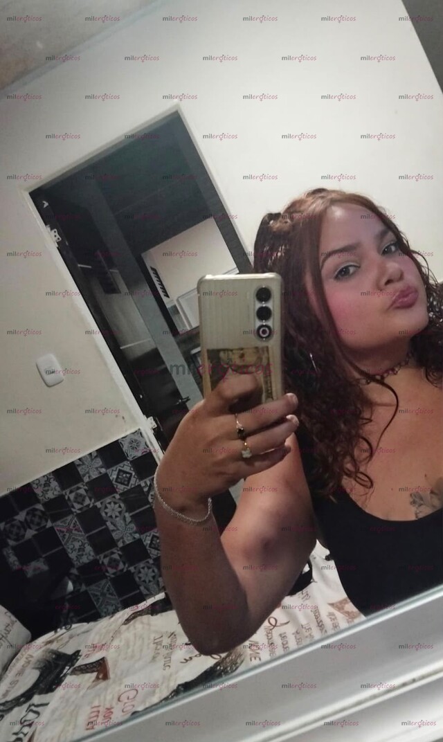 FOTOS DE CHURCA ENCANTADORA SEXI COMPLACIENTE PARA HOMBRES SOLVENTES