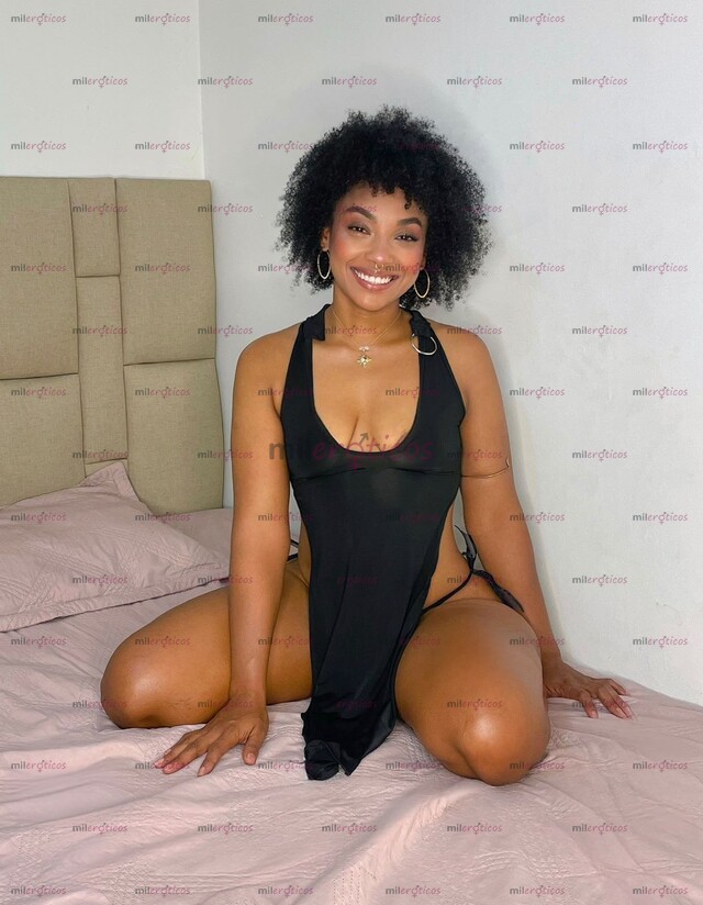 FOTOS DE LIA, HERMOSA MORENA DE CABELLO ESPECTACULAR Y ENCANTO IRRESISTIBLE ¿QUIERES