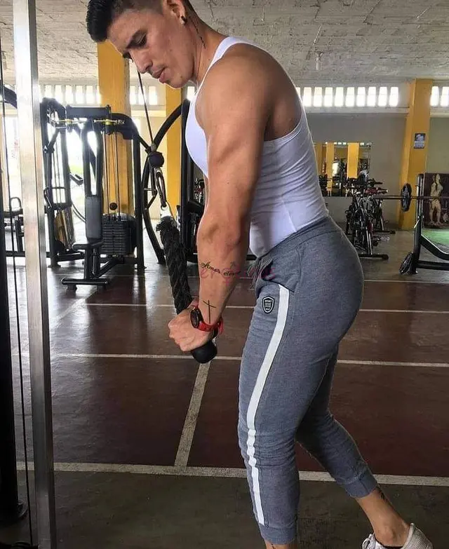 Hola soy venezolano hago salidas atencion a mujeres en hotel o domicilio puedes venir a mi pieza y podemos salir o otro lugares de acuerdo a nuestras...