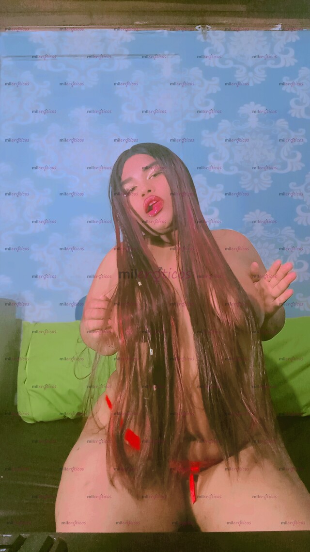 FOTOS DE MORENA DULCE Y SENSUAL, CON CURVAS IRRESISTIBLES, MIRADA COQUETA Y LABIOS TEN