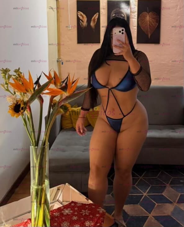 FOTOS DE HERMOSA MUJER CON CURVAS PERFECTAS VOLUPTUOSA Y NATURAL APASIONADA Y FOGOSA