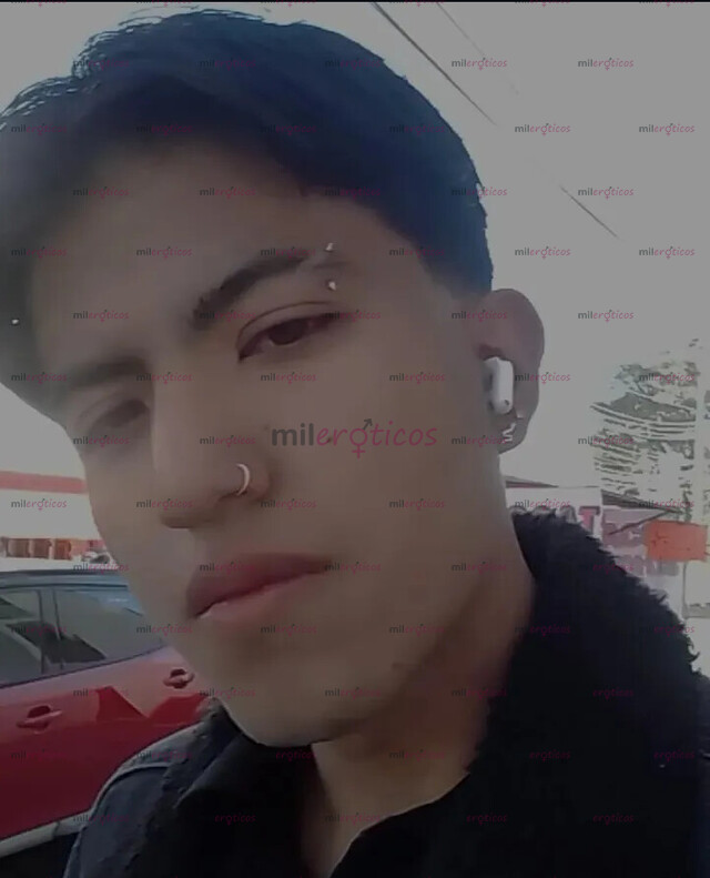 FOTOS DE TWINK DE 20 AÑOS, DISPUESTO A COMPLACER TUS DESEOS EN LA CAMA