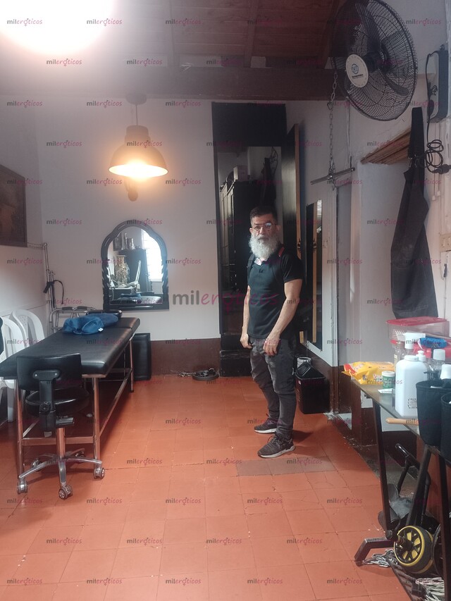 FOTOS DE MASAJISTA PROFESIONAL PASIVO VARONIL 62 AÑOS BARBA BLANCA EN MEDELLIN