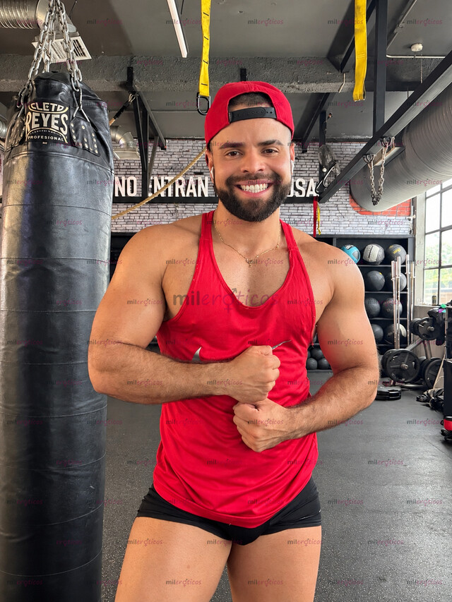 FOTOS DE MASCULINO, ATLÉTICO Y DISCRETO BESOS, PASIÓN Y TRATO DE NOVIOS