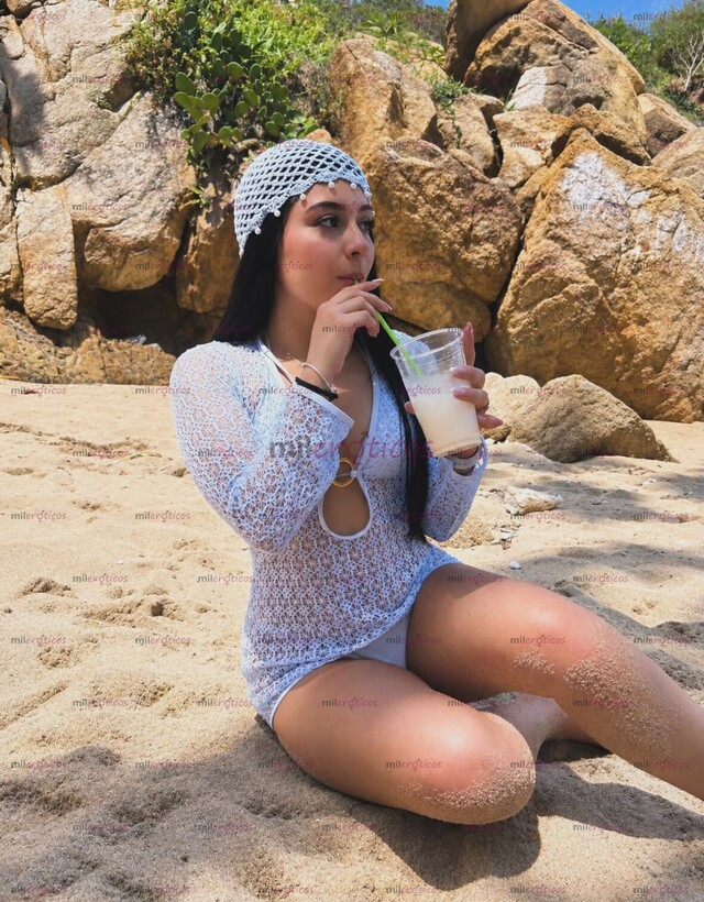 FOTOS DE LINDA 19 AÑOS DELGADITA,INICIANDO EN EL AMBIENTE!!