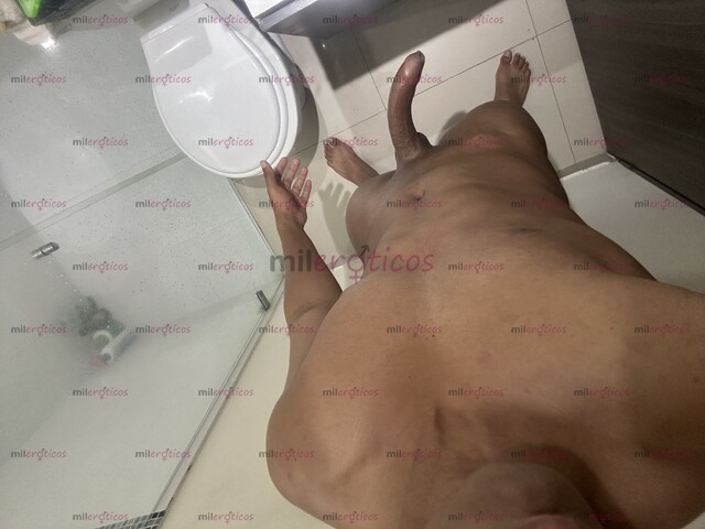 FOTOS DE MORENO ANTIOQUEÑO CON EL PENE GRANDE Y GRUESO.