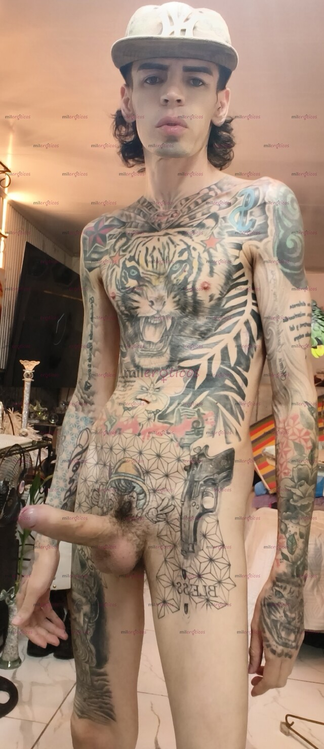 FOTOS DE FLACO ACTIVO TATUADO BLANCO MORBOSO CON SITIO
