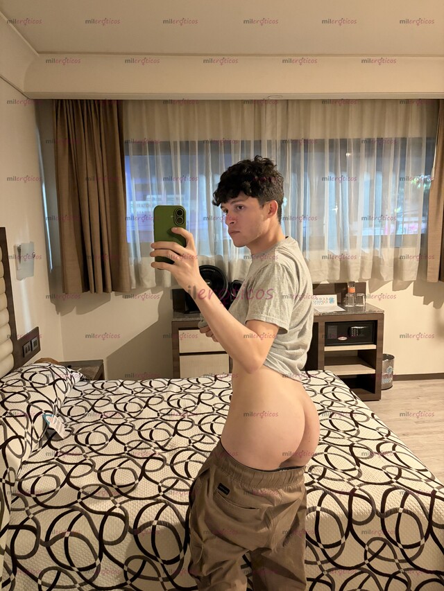 FOTOS DE JOVEN MUY GUAPO, NALGÓN Y CALIENTE LISTO PARA COMPLACER DADDYS