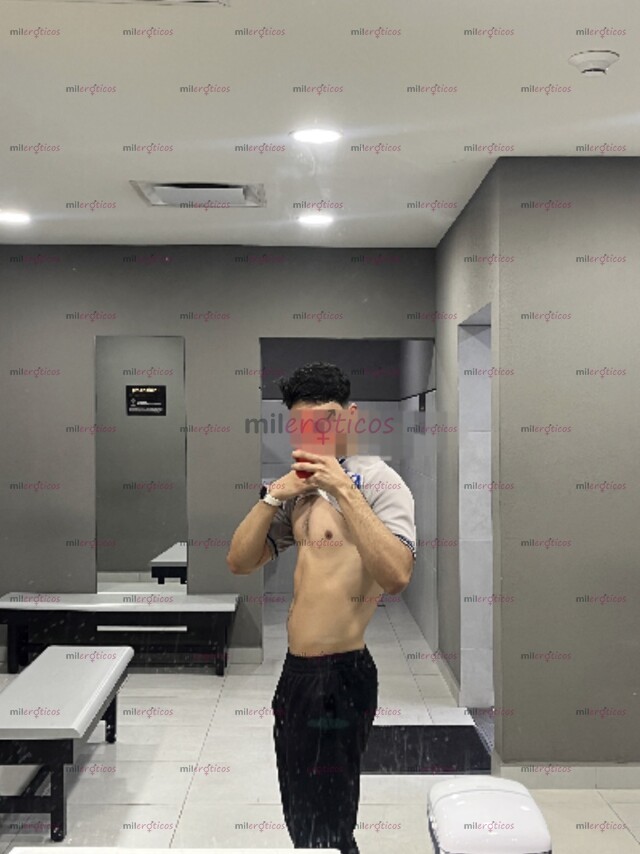 FOTOS DE JOVEN GUAPO Y VARONIL NORTEÑO EN CDMX POCOS DÍAS