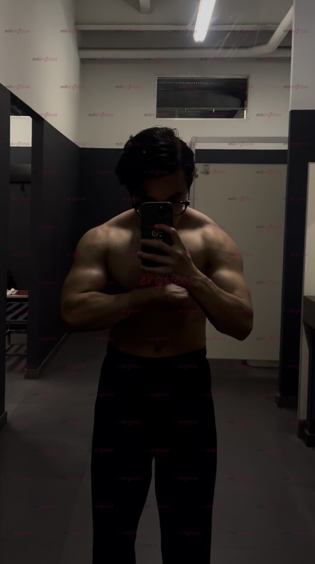 FOTOS DE VIP ATRACTIVO Y JOVEN CON BUENA HERRAMIENTA 20CM