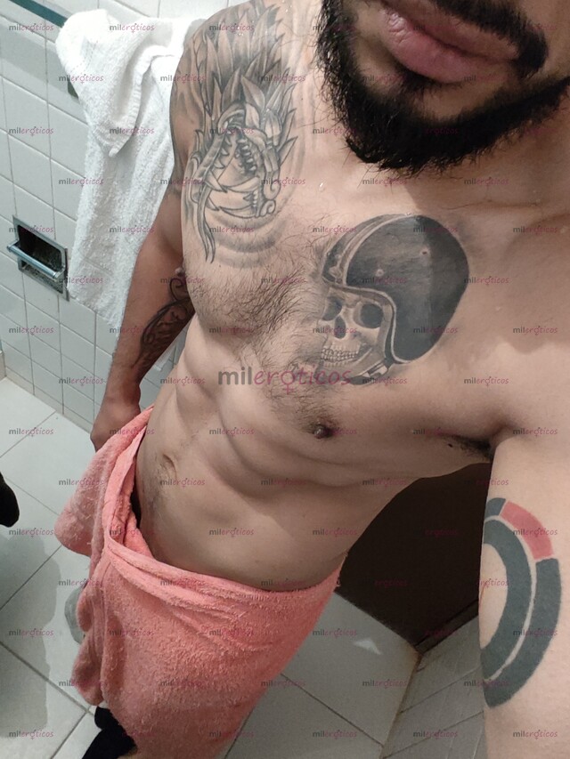 FOTOS DE MADURO CON FÍSICO ATLÉTICO Y MUY COMPLACIENTE